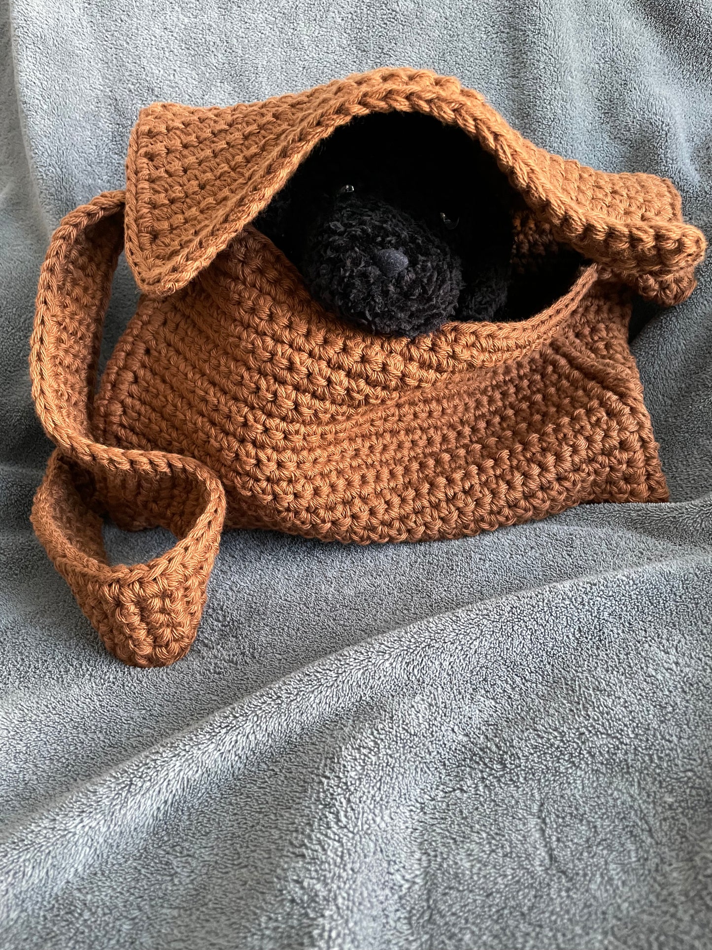 Satchel in a satchel - inspired by the familiar of Saedie from The Player's Keep